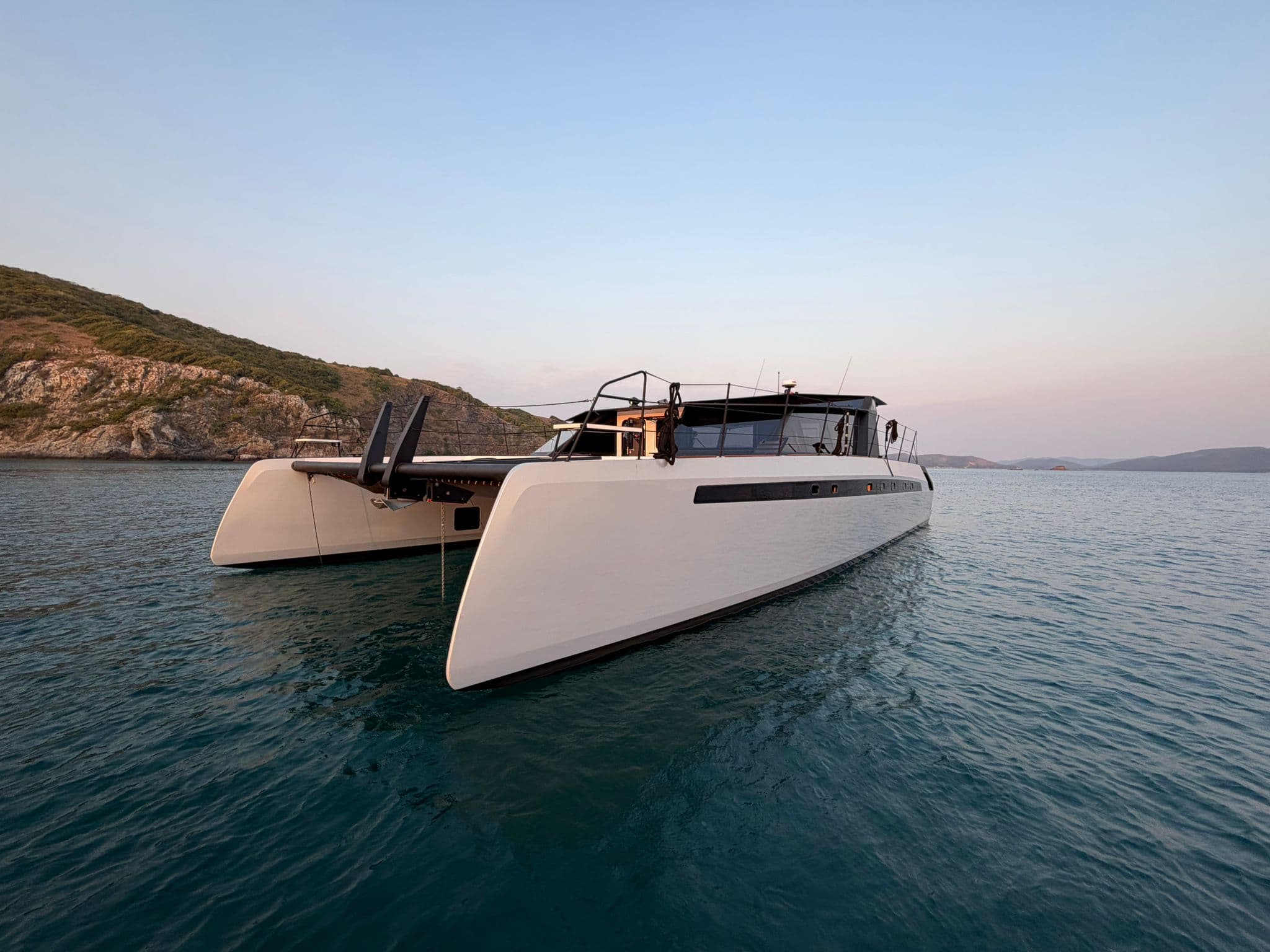 AY60 Port Three-Quarter